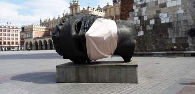 Więcej zgonów, mniej urodzeń, katastrofa w kulturze i turystyce. Tak pandemia zmieniła Kraków
