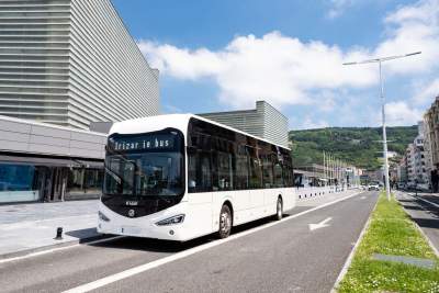 Takich autobusów w Krakowie jeszcze nie było. Na początek cztery...