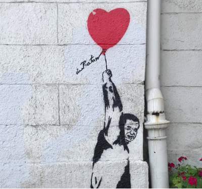 Nie ma już tego muralu z Kaczyńskim. Kto go zamalował?