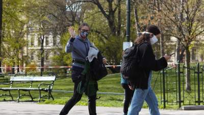 Będziemy mogli zdjąć maseczki, sporo zmian. Ile zakażeń i zgonów?