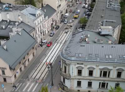 Drogowcy wykorzystuja okazję: naprawy na ulicy Piłsudskiego