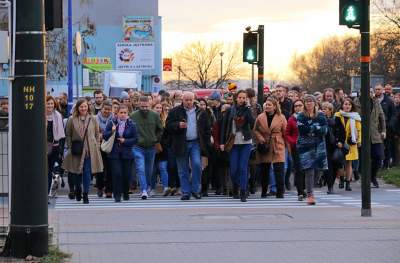 Był bezdomny, porwał tłumy. Słynny przewodnik powraca...