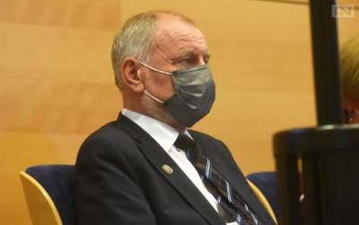 Ojciec prezydenta Dudy "chce ograć" Europę w sprawie uchwały anty-LGBT