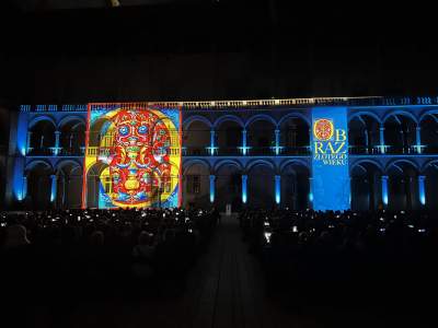 Tłumy na Wawelu, tak wielu zwiedzających nigdy wcześniej nie było