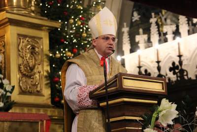 Pasterka na Wawelu: "Jezus nie segreguje tych, którzy do niego przychodzą"