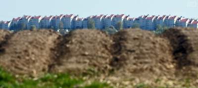 Ksiądz po kolędzie lobbuje za budową osiedla, w zamian za darowiznę i kaplicę