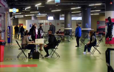 Największy punkt szczepień w regionie, fot. Marek Lasyk - zdjęcie 10