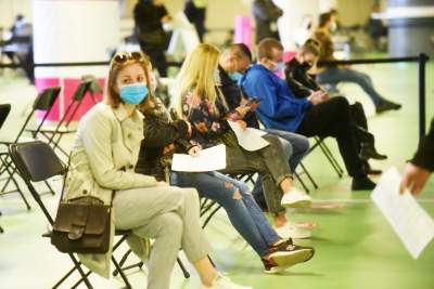Największy punkt szczepień w regionie, fot. Marek Lasyk - zdjęcie 12