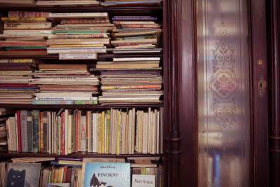 Jeden z najpiękniejszych anykwariatów w Krakowie, w dawnej aptece - zdjęcie 12