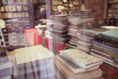 Jeden z najpiękniejszych anykwariatów w Krakowie, w dawnej aptece - zdjęcie 11