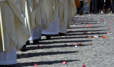 Setki osób na procesji Bożego Ciała. Już bez maseczek - zdjęcie 29