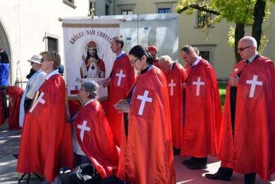 Setki osób na procesji Bożego Ciała. Już bez maseczek - zdjęcie 7