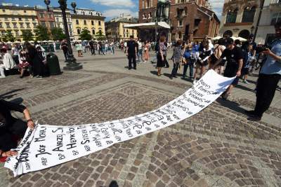 Antykościelny protest w Boże Ciało. Policja w obronie pikietujących - zdjęcie 11