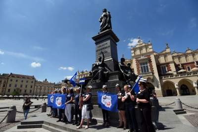 Protest pielęgniarek na Rynku Głównym - zdjęcie 22