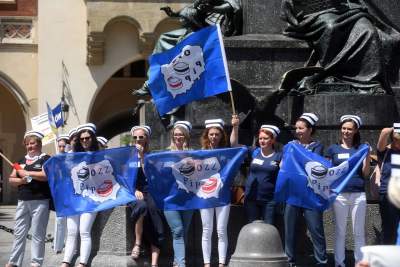Protest pielęgniarek na Rynku Głównym - zdjęcie 17