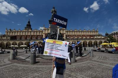 Protest pielęgniarek na Rynku Głównym - zdjęcie 9