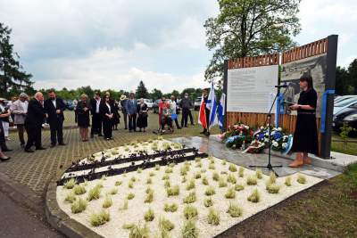 Przypomnieli o ofiarach zapomnianego obozu w Prokocimiu. Fot. Marek Lasyk - zdjęcie 7