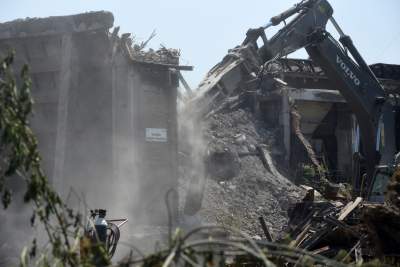 Niewiele już zostało z Cementowni Nowa Huta. Fot. Marek Lasyk - zdjęcie 12