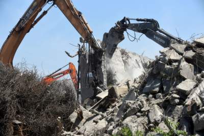 Niewiele już zostało z Cementowni Nowa Huta. Fot. Marek Lasyk - zdjęcie 21