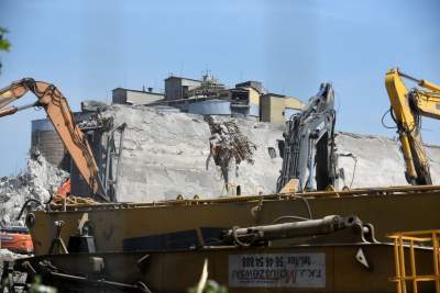 Niewiele już zostało z Cementowni Nowa Huta. Fot. Marek Lasyk - zdjęcie 3