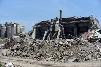 Niewiele już zostało z Cementowni Nowa Huta. Fot. Marek Lasyk - zdjęcie 2