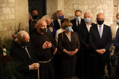 Rocznica pogrzebu Marii i Lecha Kaczyńskich na Wawelu, fot. Archidiecezja Krakowska - zdjęcie 2