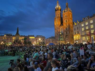 Ogień na Rynku, teatry uliczne opanowały Kraków - zdjęcie 21