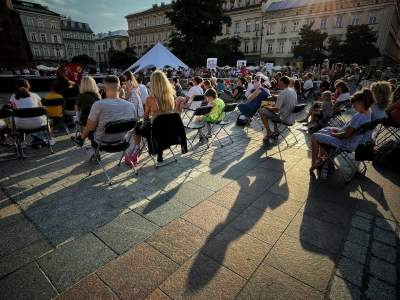 Ogień na Rynku, teatry uliczne opanowały Kraków - zdjęcie 14