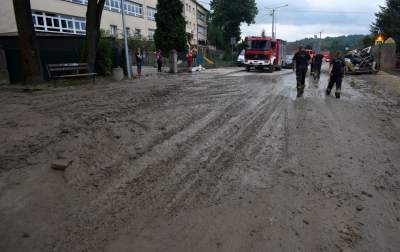 Głogoczów: sprzątanie po powodzi błyskawicznej - zdjęcie 1