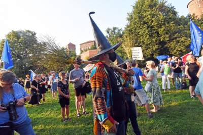 Marsz cnotliwych niewiast, wiedźm i innych obywateli - zdjęcie 1