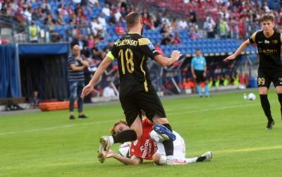 Na stadion Wisły wrócili kibice i... race - zdjęcie 20