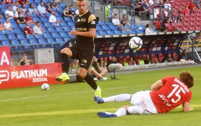 Na stadion Wisły wrócili kibice i... race - zdjęcie 13