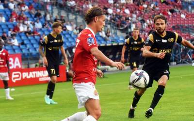 Na stadion Wisły wrócili kibice i... race - zdjęcie 22