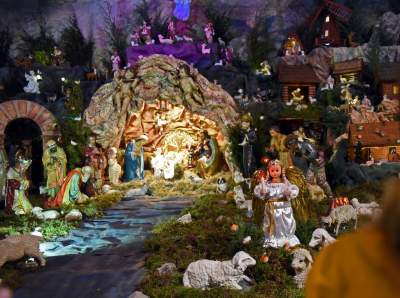 Samolot, grill i inne cuda: największe ruchome szopki w Krakowie - zdjęcie 18