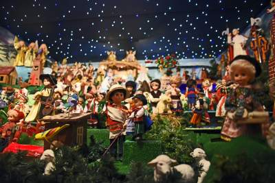 Samolot, grill i inne cuda: największe ruchome szopki w Krakowie - zdjęcie 19