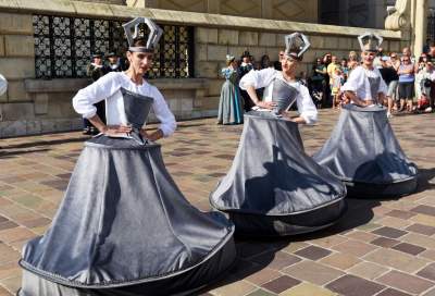 Tańczyli na Wawelu z dzwoneczkami przy kostkach. Przed nami ostatnie spektakle - zdjęcie 18