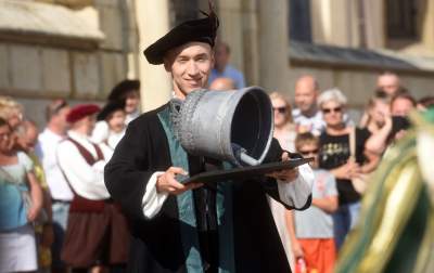 Tańczyli na Wawelu z dzwoneczkami przy kostkach. Przed nami ostatnie spektakle - zdjęcie 8