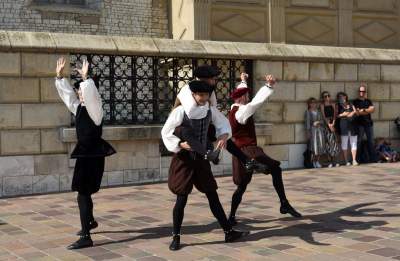 Tańczyli na Wawelu z dzwoneczkami przy kostkach. Przed nami ostatnie spektakle - zdjęcie 10