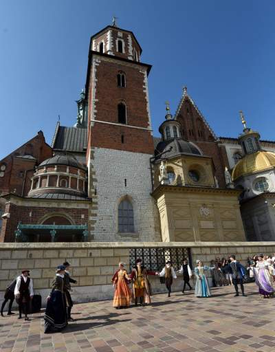 Tańczyli na Wawelu z dzwoneczkami przy kostkach. Przed nami ostatnie spektakle - zdjęcie 11