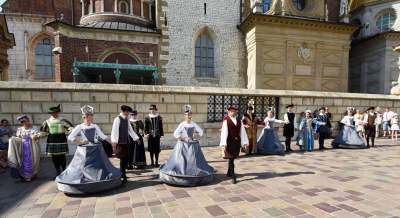 Tańczyli na Wawelu z dzwoneczkami przy kostkach. Przed nami ostatnie spektakle - zdjęcie 23