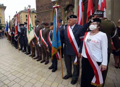 Rynek Główny: oficjalne obchody rocznicy wybuchu Powstania - zdjęcie 11