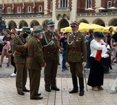 Rynek Główny: oficjalne obchody rocznicy wybuchu Powstania - zdjęcie 2