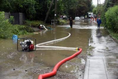 Sprzątanie po ulewie. Bieżanów i Prokocim, fot. Marek Lasyk - zdjęcie 1