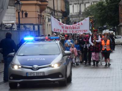 Pielgrzymi wyruszyli na Jasną Górę, fot. Marek Lasyk - zdjęcie 1