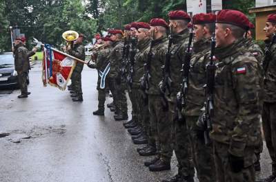 Deszcz ich nie zniechęcił. Jak co roku ruszyli do Kielc - zdjęcie 10