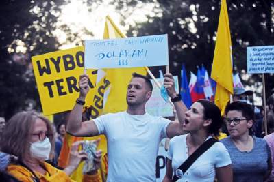 Protest przed siedzibą PiS, fot. Marek Lasyk - zdjęcie 21