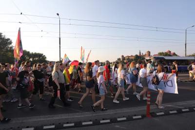 Radosny Marsz Równości idzie przez Kraków... (fot. Jan Graczyński) - zdjęcie 9