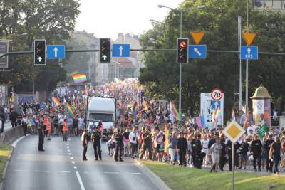 Radosny Marsz Równości idzie przez Kraków... (fot. Jan Graczyński) - zdjęcie 11