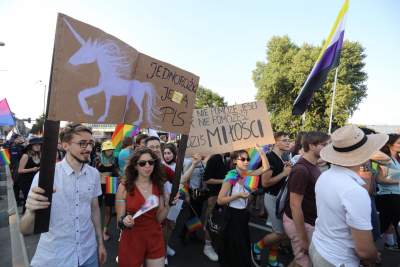 Radosny Marsz Równości idzie przez Kraków... (fot. Jan Graczyński) - zdjęcie 8