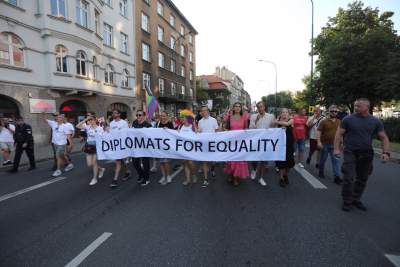 Radosny Marsz Równości idzie przez Kraków... (fot. Jan Graczyński) - zdjęcie 2